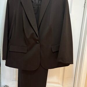Wimans business suit 16W
